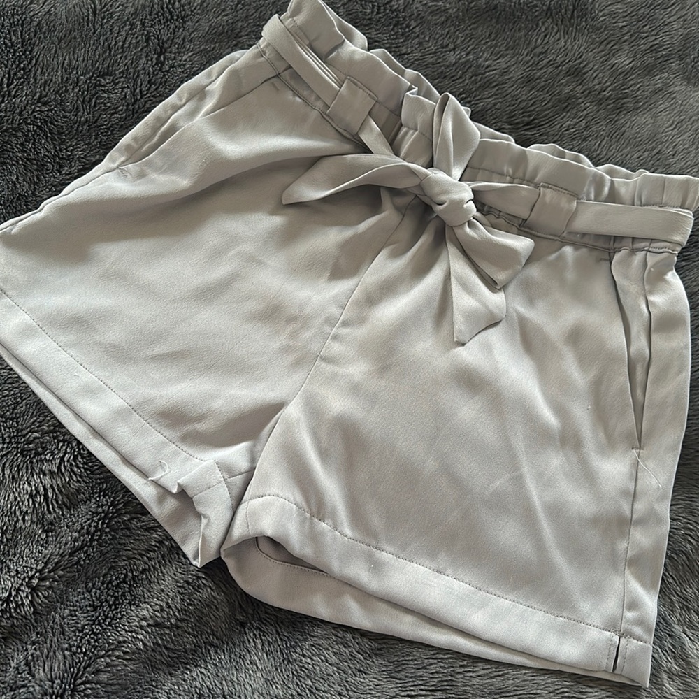Dynamite Paper bag Shorts. XS light grey with silky feeling.